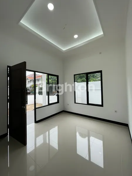 image RUMAH HOOK BANGUNAN BARU MINIMALIS DALAM KOMPLEK ASRI NYAMAN MEGA CINERE DEPOK  (3)