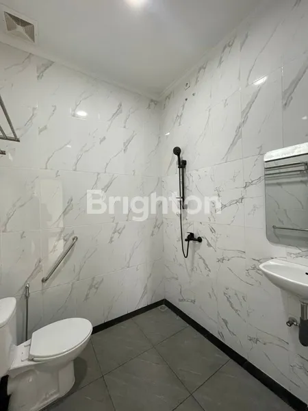 image RUMAH HOOK BANGUNAN BARU MINIMALIS DALAM KOMPLEK ASRI NYAMAN MEGA CINERE DEPOK  (6)