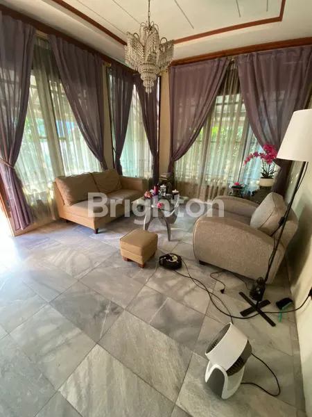 image DIJUAL NEGO RUMAH LUAS – TIPE HOEK 2 LANTAI PETOGOGAN, KEBAYORAN BARU – JAKARTA SELATAN (6)