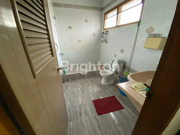 image DIJUAL NEGO RUMAH LUAS – TIPE HOEK 2 LANTAI PETOGOGAN, KEBAYORAN BARU – JAKARTA SELATAN (7)