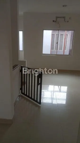 image DIJUAL RUMAH GOLF LAKE DI CENGKARENG JAKARTA BARAT (7)