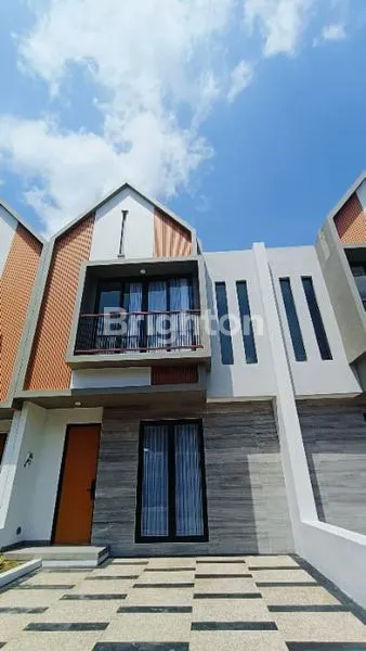 image RUMAH CANTIK 5 MENIT DARI PINTU TOL (FURNISHED)  (1)