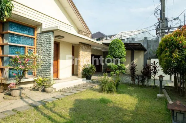 image RUMAH MEWAH WAHID HASYIM MEDAN  (2)