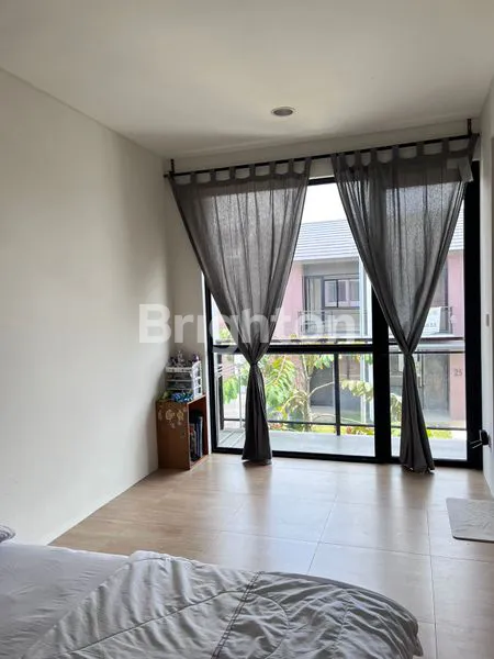 image RUMAH BARU SIAP HUNI DI PARK SERPONG (3)