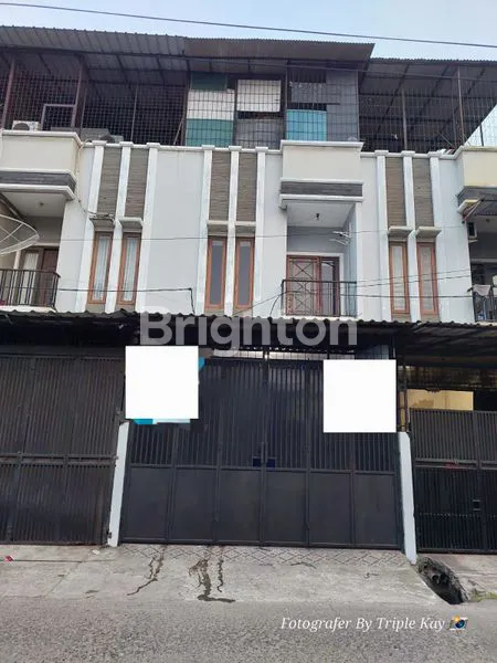 RUMAH BAGUS 3 LANTAI, SHM, SIAP HUNI JELAMBAR