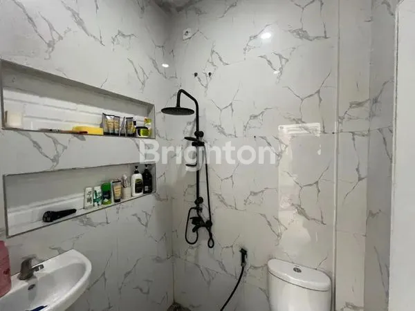 image RUMAH CANTIK LANTAI GRANIT DEKAT KOTA HARAPAN INDAH (6)