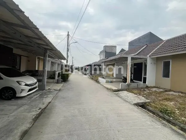 image RUMAH CANTIK LANTAI GRANIT DEKAT KOTA HARAPAN INDAH (8)
