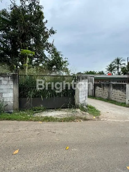 image TANAH LUAS STRATEGIS PINGGIR JALAN COCOK UNTUK HUNIAN ATAU USAHA KOS (3)