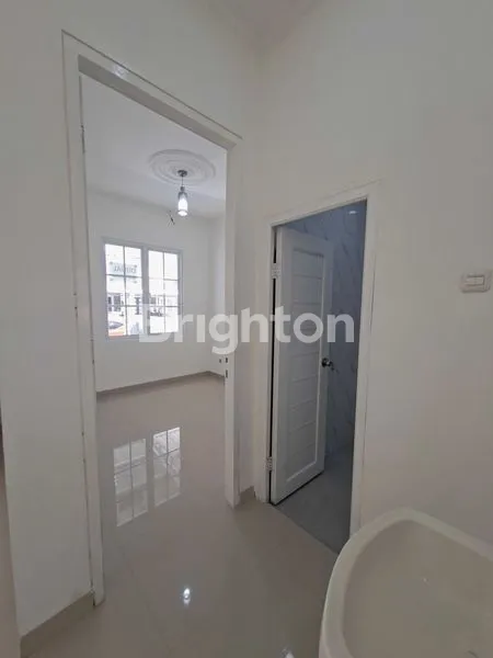 image DIJUAL RUMAH SIAP HUNI – CLUSTER MONTREAL, KOTA WISATA (5)