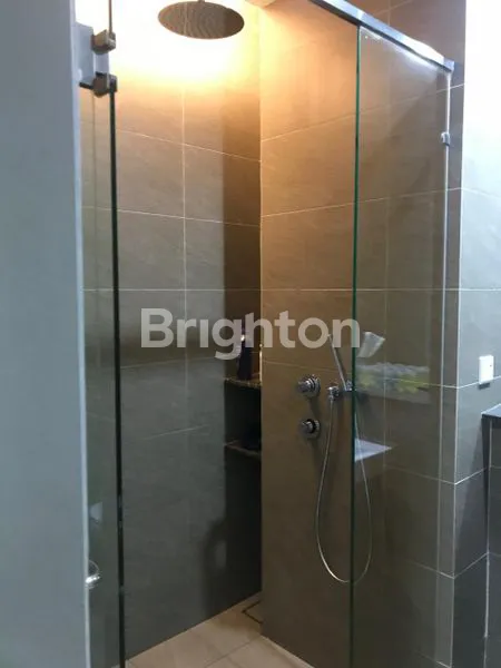image APARTEMEN MEWAH LANTAI 20, FULLY FURNISHED DI GRAND MEDINI (7)