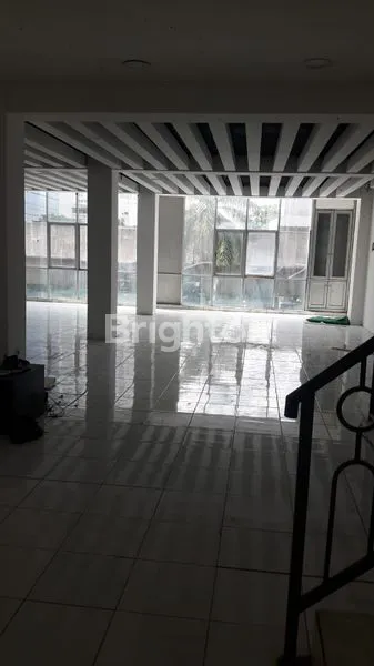 image RUKO 4 1/2 LANTAI LOKASI SANGAT STRATEGIS, DI JALAN RAYA COCOK UNTUK KANTOR DI KELAPA GADING, JAKARTA UTARA (4)