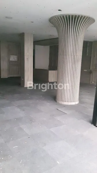 image RUKO 4 1/2 LANTAI LOKASI SANGAT STRATEGIS, DI JALAN RAYA COCOK UNTUK KANTOR DI KELAPA GADING, JAKARTA UTARA (3)