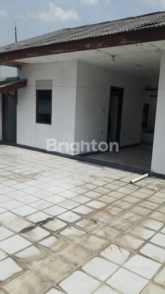 image RUKO 4 1/2 LANTAI LOKASI SANGAT STRATEGIS, DI JALAN RAYA COCOK UNTUK KANTOR DI KELAPA GADING, JAKARTA UTARA (7)