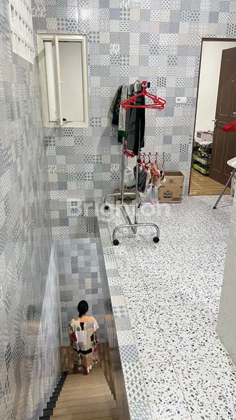 image RUMAH POJOK 2 LANTAI GRAND SURYA FULL FURNISH (3)