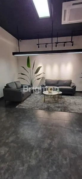 image RUMAH MEWAH SIAP HUNI DI PAKUBUWONO, LT 500M² (2)