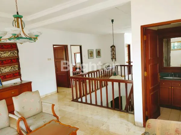 image RUMAH MEWAH 2 LANTAI SHM DI DANAU BOGOR RAYA (2)