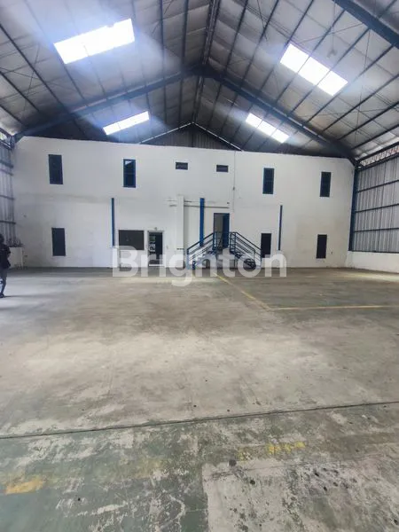 image GUDANG EKSKLUSIF DENGAN DERMAGA, SIAP PAKAI (2)