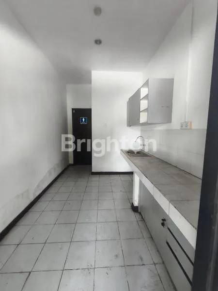 image GUDANG EKSKLUSIF DENGAN DERMAGA, SIAP PAKAI (5)