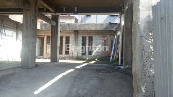 image RUMAH MEWAH 2 LANTAI SHM DI JALAN MANDALA, TUBAN (1)