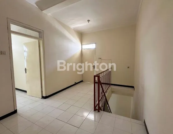 image RUMAH RUNGKUT MAPAN 2 LANTAI SHM (7)