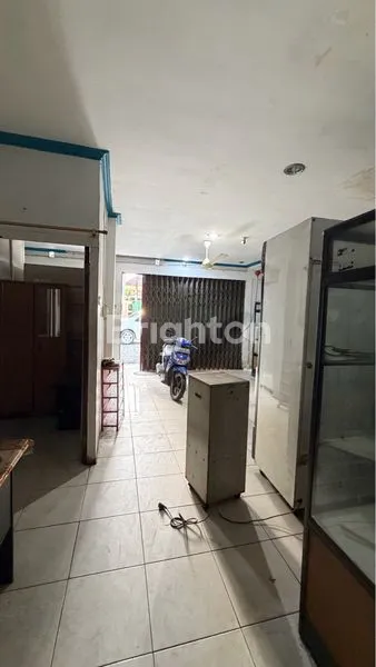 image RUMAH DI JUAL LOKASI STRATEGIS PINGGIR JALAN  (4)