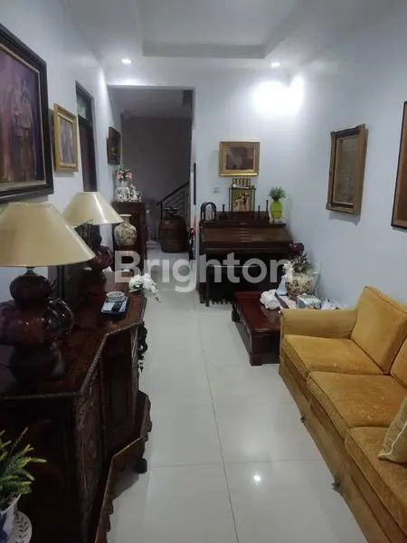image RUMAH 2,5 LANTAI DI JANTUNG BINTARO SEKTOR 3A HARGA SANGAT MIRING BONUS 5 AC (2)