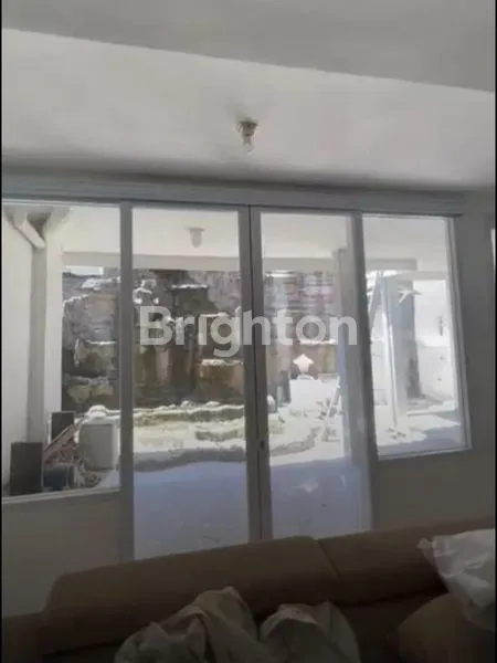 image DISEWAKAN RUMAH SIAP HUNI BARU RENOV TOTAL, KONDISI SEMI FURNISED - DARMO HARAPAN (7)