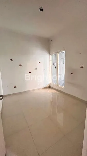 image WISATA SEMANGGI 2 LANTAI TERAWAT SIAP HUNI (4)