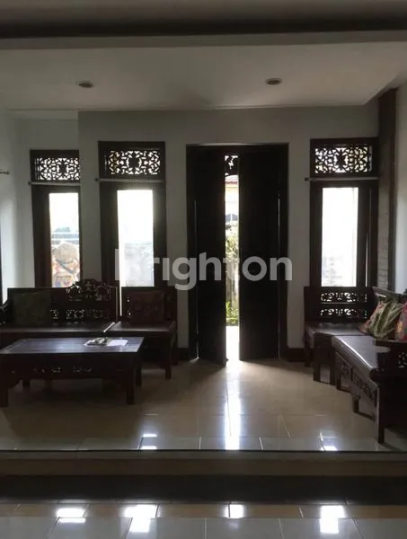 image DISEWAKAN RUMAH 2 LANTAI SEMI BALI – DALUNG | HARGA TERBAIK (4)