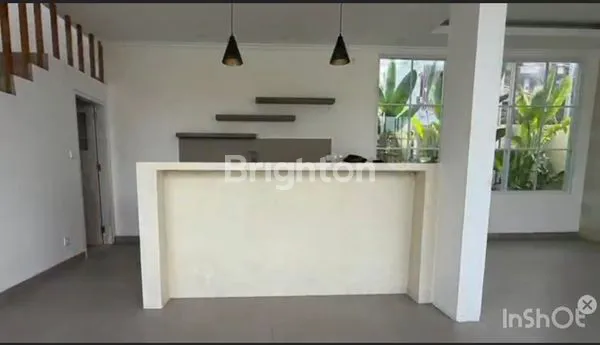 image VILLA 2 LANTAI GARDEN LUAS KOLAM RENANG PRIBADI CANGGU KUTA UTARA (5)