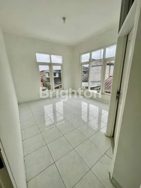 image DI JUAL RUMAH MEWAH HARGA MURAH. (6)