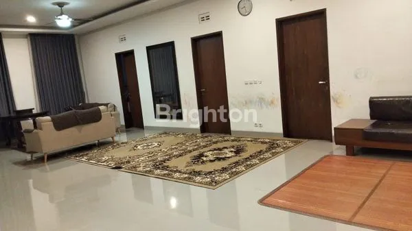 image JUAL RUMAH 2 LANTAI, LUAS DAN NYAMAN DI LOKASI STRATEGIS (7)