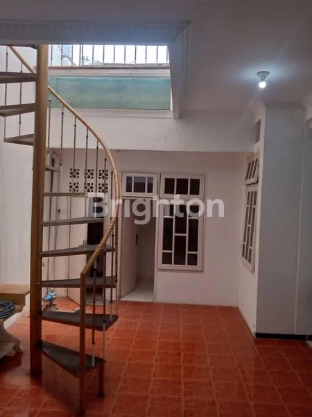 image RUMAH DI BUKIT DIENG MALANG (3)