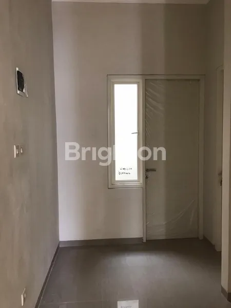 image SEWA RUMAH NIRWANA EXECUTIVE BLOK BB, BLOK DEPAN MINIMALIS, DEKAT MERR, ONE GATE SISTEM, BEBAS BANJIR (4)