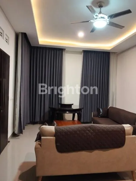 image JUAL RUMAH 2 LANTAI, LUAS DAN NYAMAN DI LOKASI STRATEGIS (6)