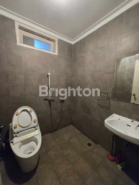 image RUMAH CANTIK 2 LANTAI GADING ARCADIA SIAP HUNI (8)