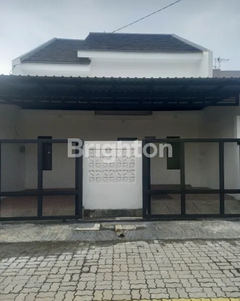 image RUMAH BARU GRESS 1 LANTAI SURABAYA TIMUR LOKASI STRATEGIS DEKAT GUNUNG ANYAR MERR (1)