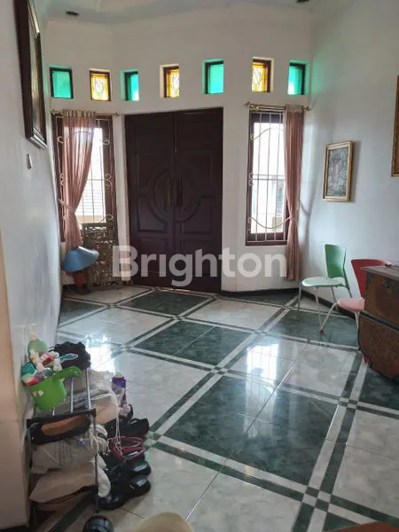 image RUMAH MEWAH 2 LANTAI DI CANDI PANGGUNG PERMAI, LT 212M² (2)