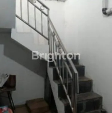 image JUAL RUMAH 3 LANTAI MURAH DEKAT KAMPUS (6)