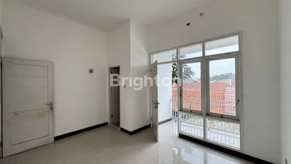 image RUMAH BAGUS SIAP HUNI 2 LANTAI LT 115M² DI JATI ASIH, DEKAT TOL (7)