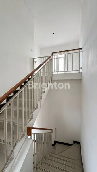 image RUMAH BAGUS SIAP HUNI 2 LANTAI LT 115M² DI JATI ASIH, DEKAT TOL (5)