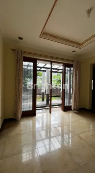 image DISEWAKAN RUMAH 5 KAMAR TIDUR DI REMPOA CIPUTAT (1)