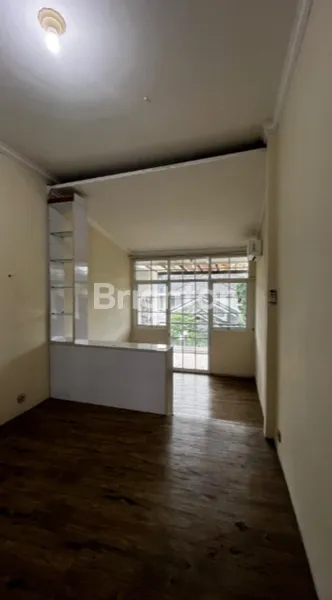 image DISEWAKAN RUMAH 5 KAMAR TIDUR DI REMPOA CIPUTAT (4)