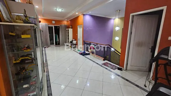 image RUMAH MEWAH 2 LANTAI DI DURI KOSAMBI, DEKAT MALL PURI (8)