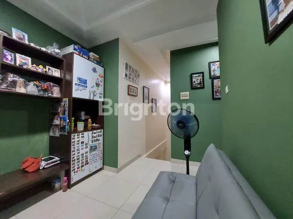 image RUMAH 2 LANTAI DI TENGAH KOTA BERADA DI MT HARYONO POSINDO (3)