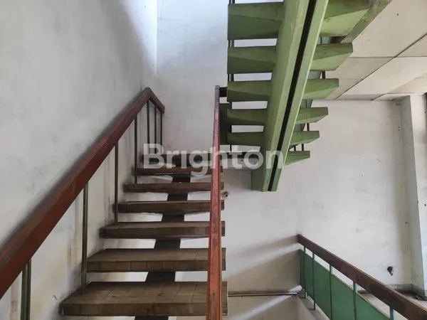 image JUAL / SEWA RUKO SIAP HUNI DI JL.SUDIRMAN\\N BANDUNG, LT 280M², HARGA MENARIK (5)