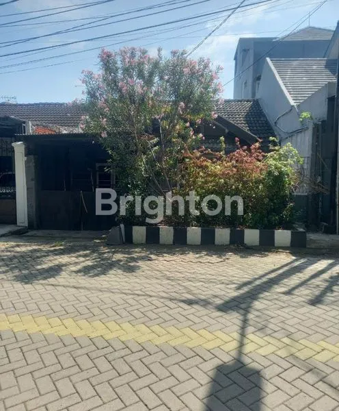 image RUMAH 1 LANTAI SURABAYA TIMUR LOKASI STRATEGIS DEKAT GUNUNG ANYAR MERR (1)