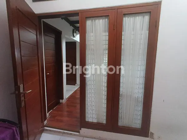 image RUMAH BAGUS SIAP HUNI DI NUSA LOKA BSD TANGERANG SELATAN (3)