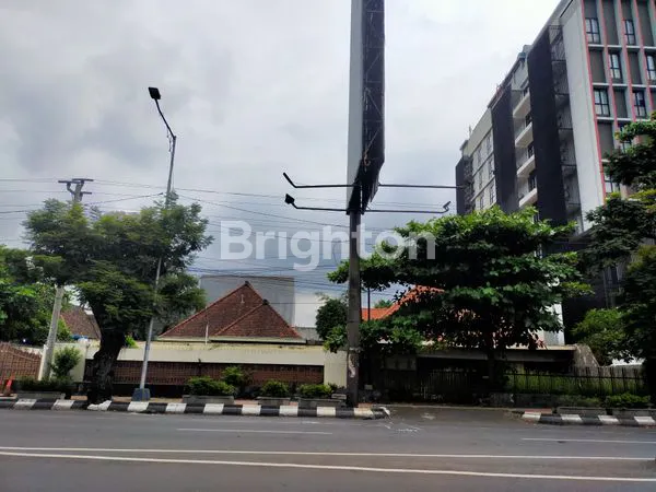 RUMAH HITUNG TANAH LOKASI STRATEGIS DI SEGITIGA EMAS SEMARANG