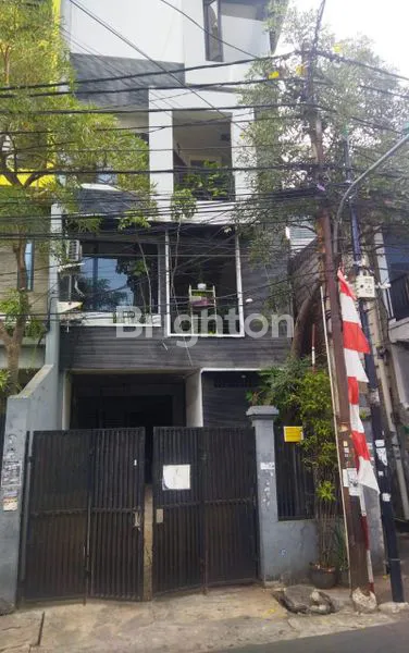 image DIJUAL RUMAH 5 LT FULLY FURNISHED NGANTONG, TANAH SEREAL TAMBORA (1)